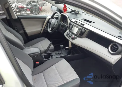 2015 Toyota Rav4 Le z USA, uszkodzony, nr VIN 2T3BFREV1FW335885